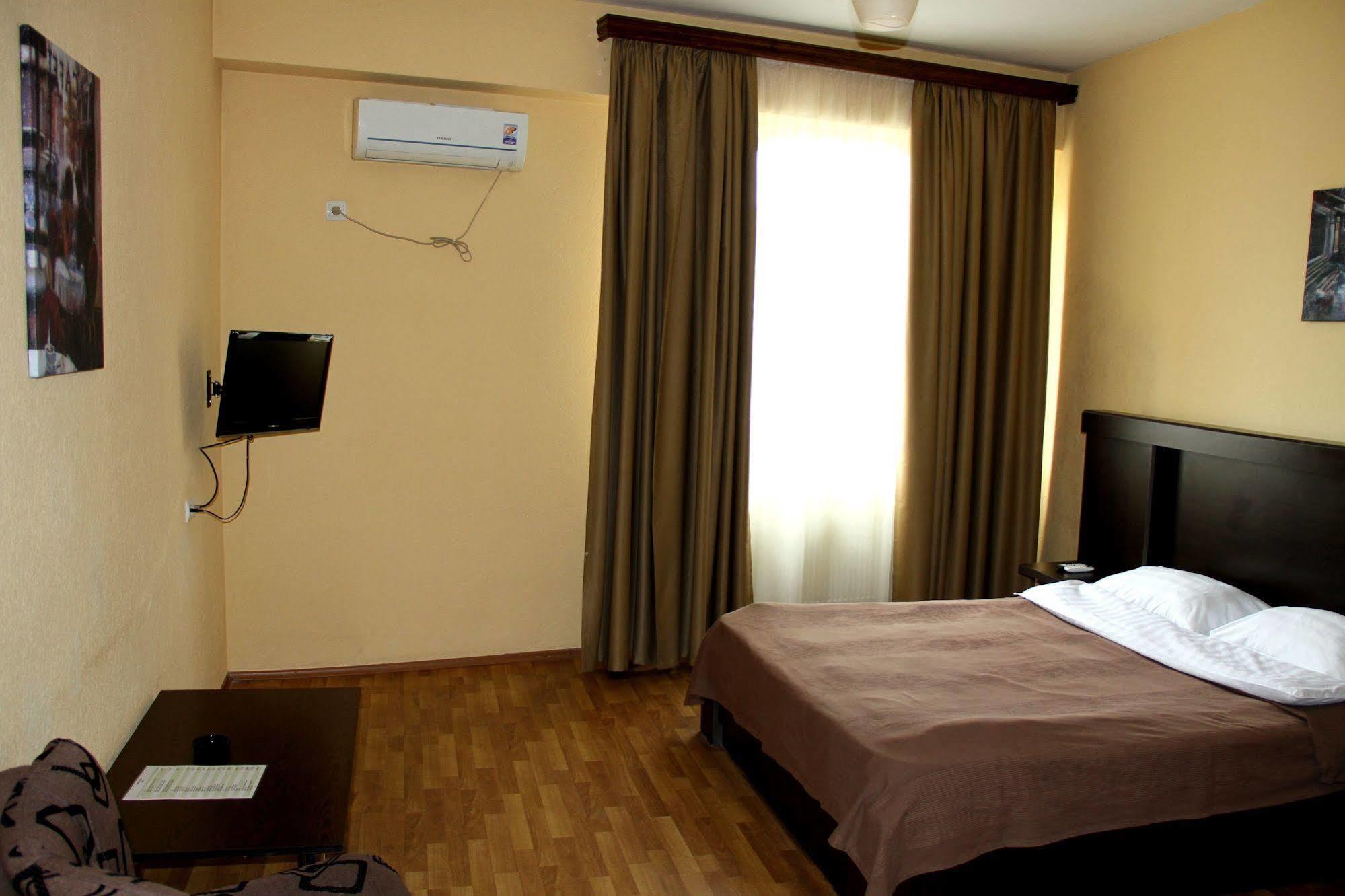 Avenue Hotel Tbilisi Ngoại thất bức ảnh