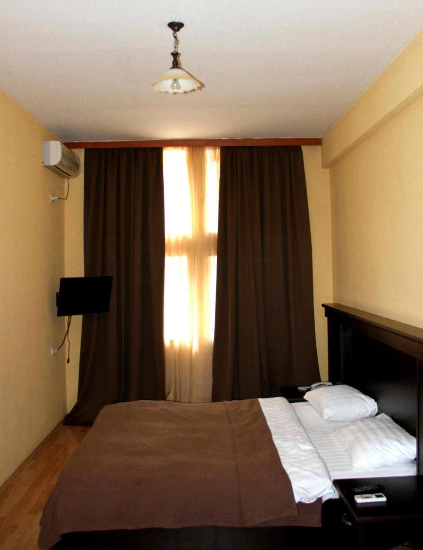 Avenue Hotel Tbilisi Ngoại thất bức ảnh